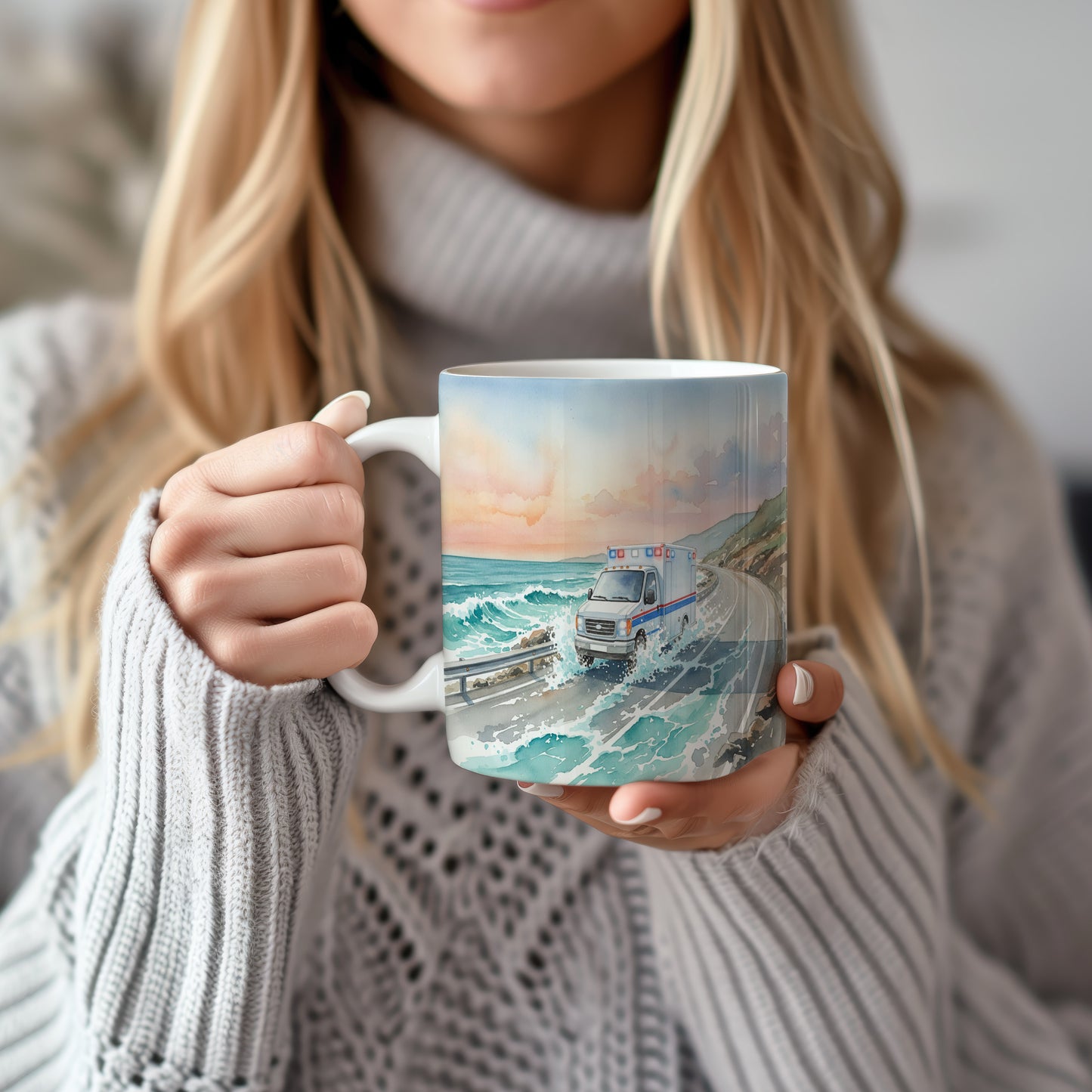 Hrnek se sanitkou na pobřežní cestě