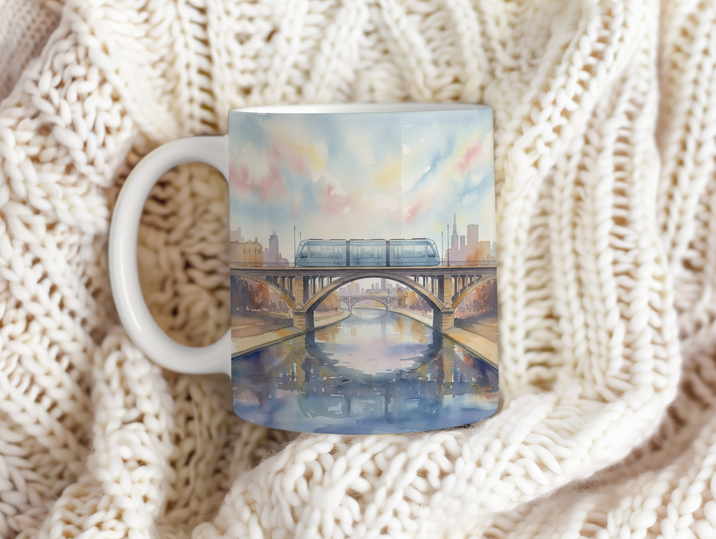 Hrnek s metrem na mostě