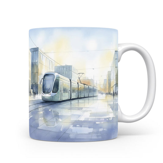 Hrnek s tramvají v ranní mlze