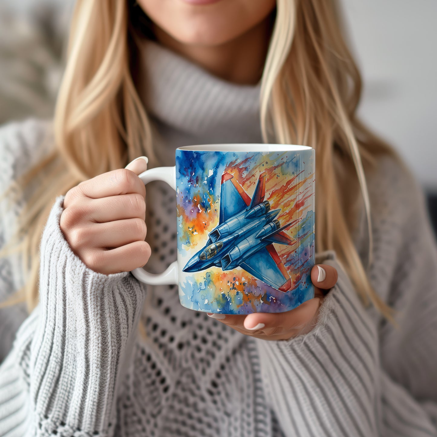 Hrnek s bojovým stíhačem v plamenech