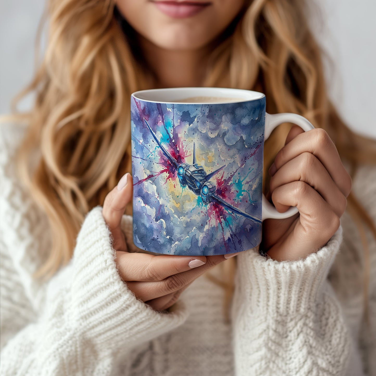 Hrnek s letounem v bouřlivém nebi