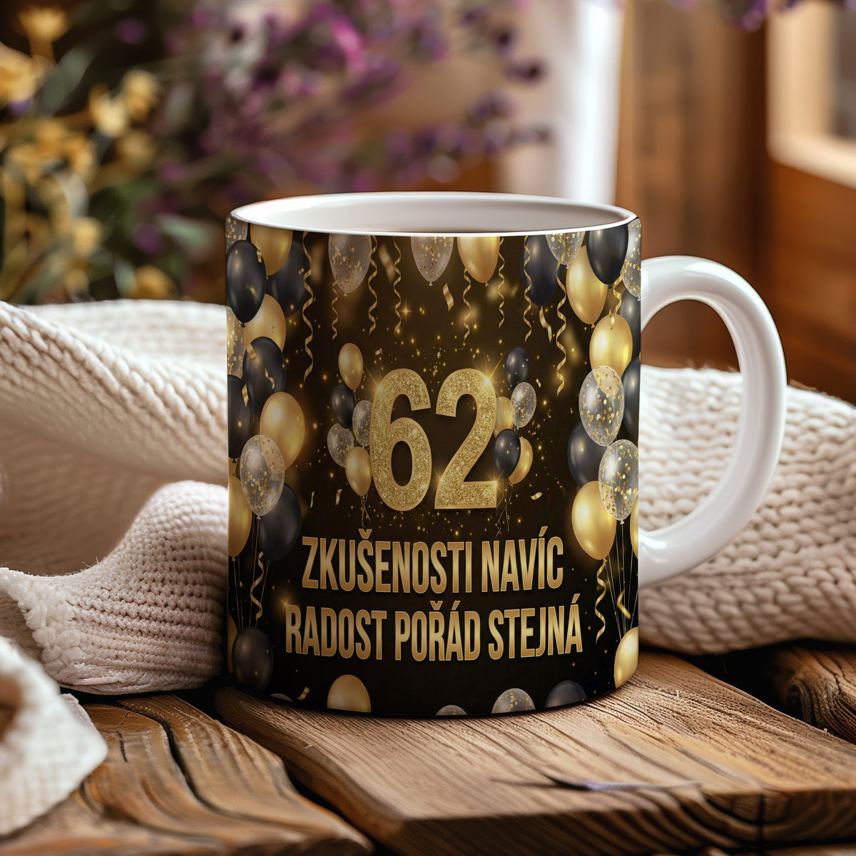 Narozeninový hrnek 62 let – ZKUŠENOSTI NAVÍC, RADOST POŘÁD STEJNÁ