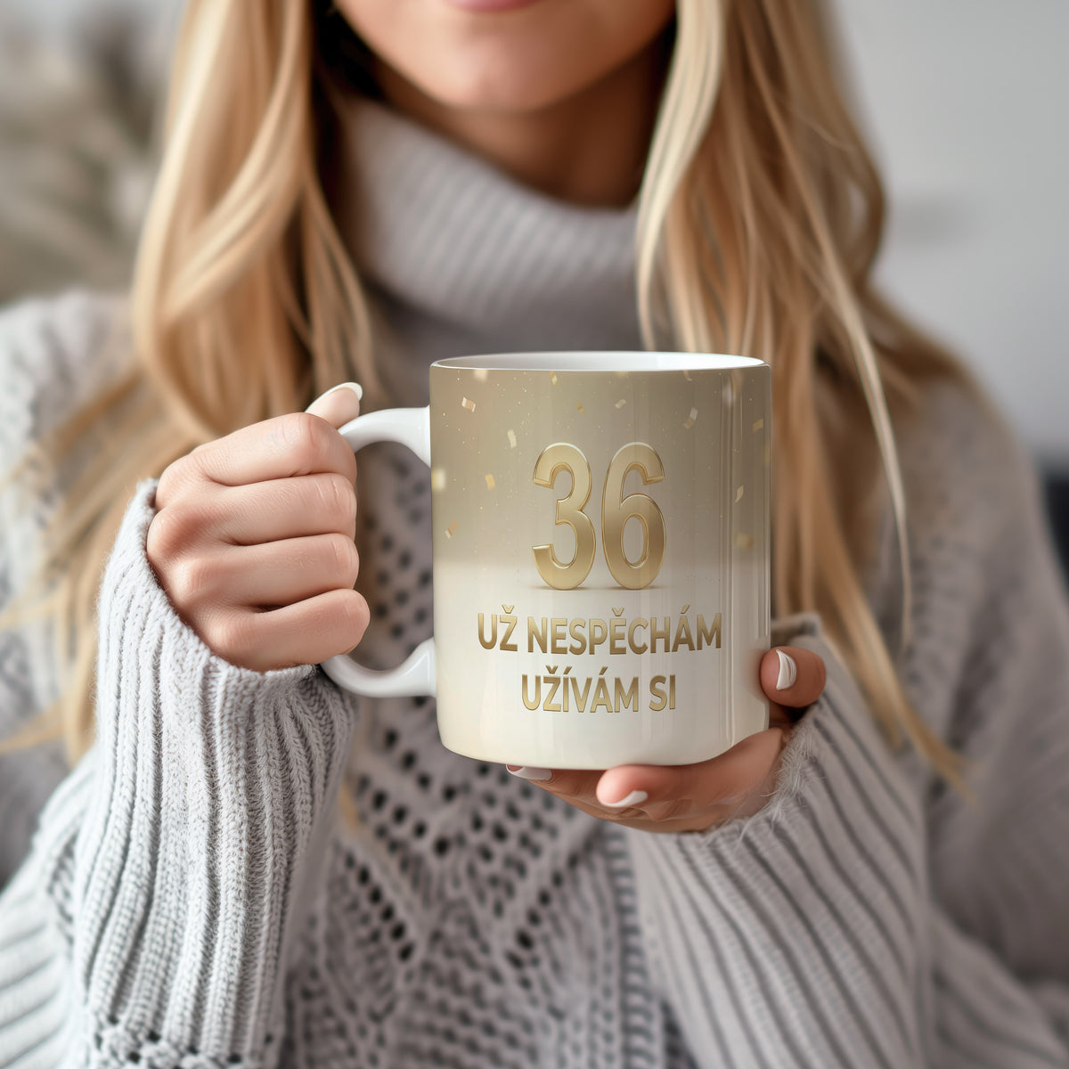 Narozeninový hrnek 36 let – UŽ NESPĚCHÁM UŽÍVÁM SI