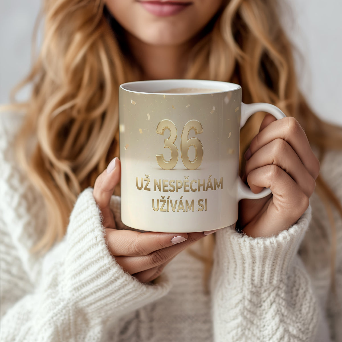 Narozeninový hrnek 36 let – UŽ NESPĚCHÁM UŽÍVÁM SI