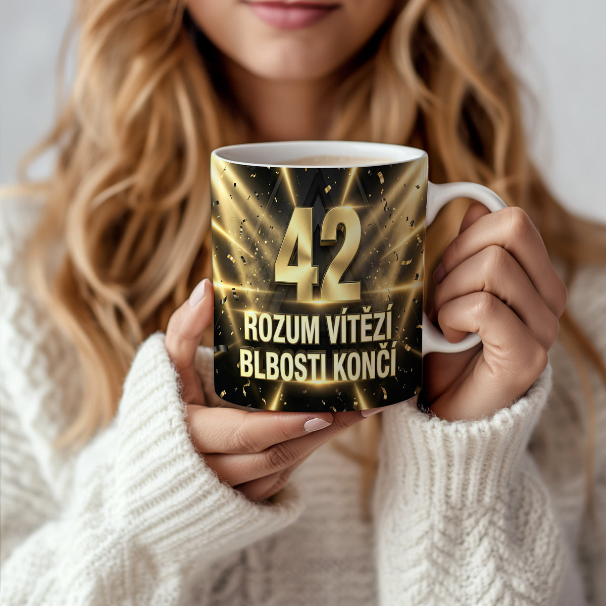 Narozeninový hrnek 42 let – ROZUM VÍTĚZÍ, BLBOSTI KONČÍ
