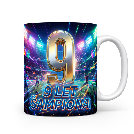 Hrnček s nápisem 9 let šampiona