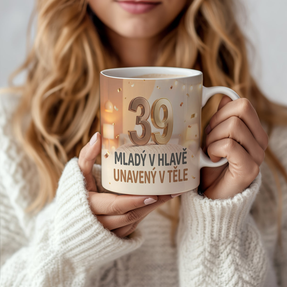 Narozeninový hrnek 39 let – MLADÝ V HLAVĚ, UNAVENÝ V TĚLE