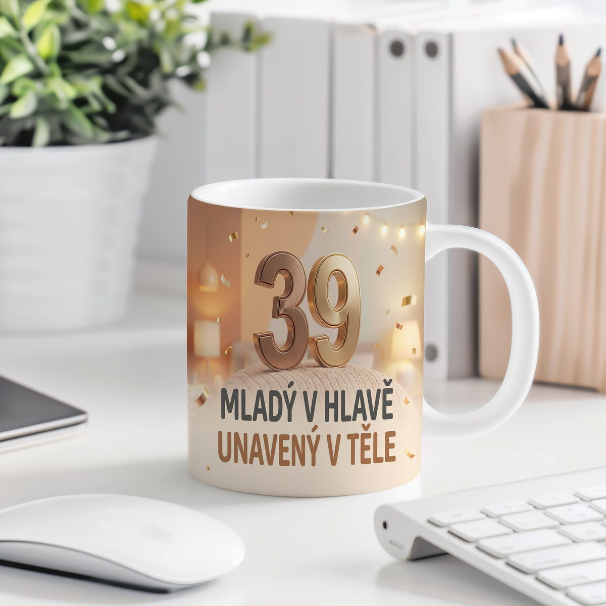 Narozeninový hrnek 39 let – MLADÝ V HLAVĚ, UNAVENÝ V TĚLE