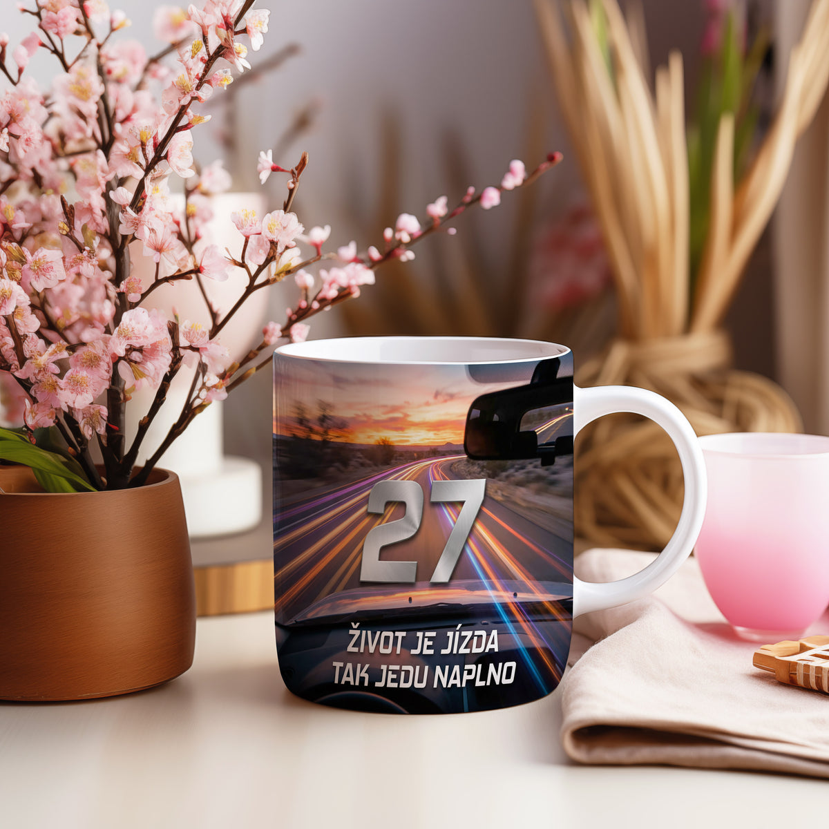 Narozeninový hrnek 27 let – ŽIVOT JE JÍZDA TAK JEDU NAPLNO