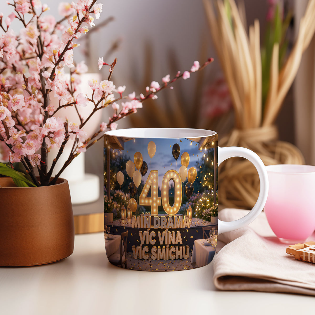 Narozeninový hrnek 40 let – MÍŇ DRAMA VÍC VÍNA VÍC SMÍCHU