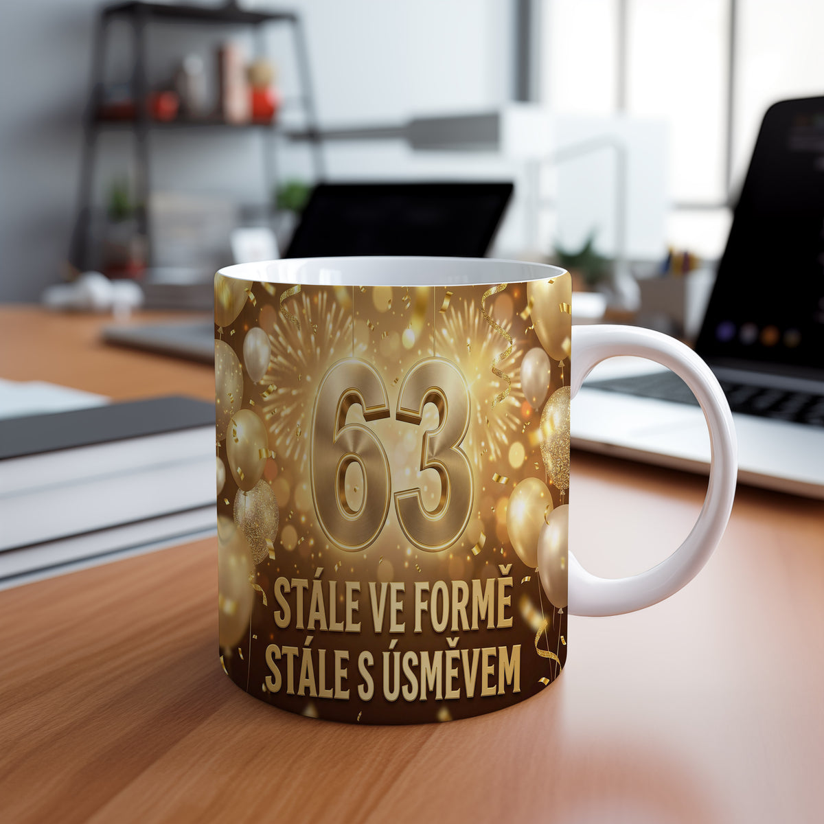 Narozeninový hrnek 63 let – STÁLE VE FORMĚ, STÁLE S ÚSMĚVEM