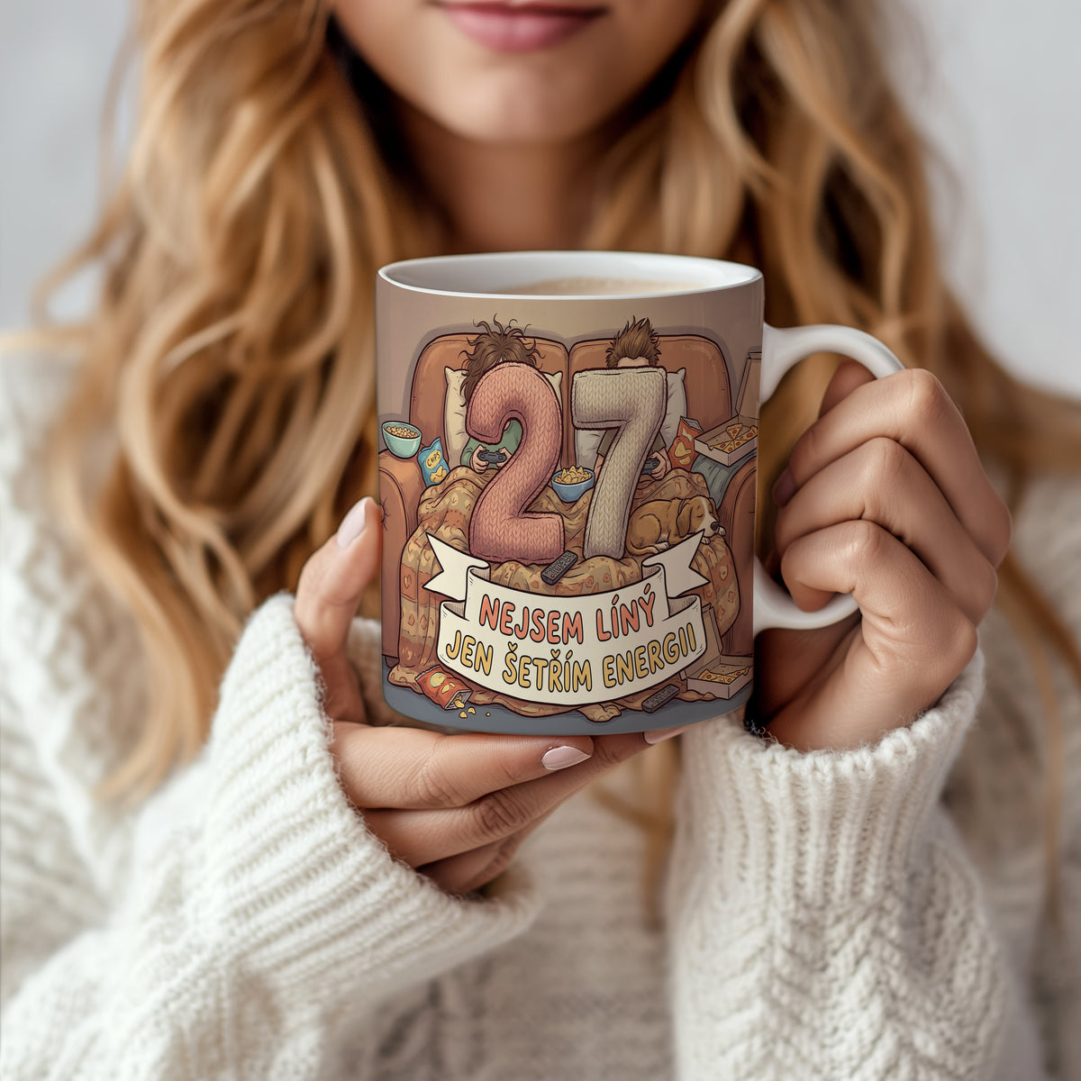 Narozeninový hrnek 27 let – NEJSEM LÍNÝ, JEN ŠETŘÍM ENERGII