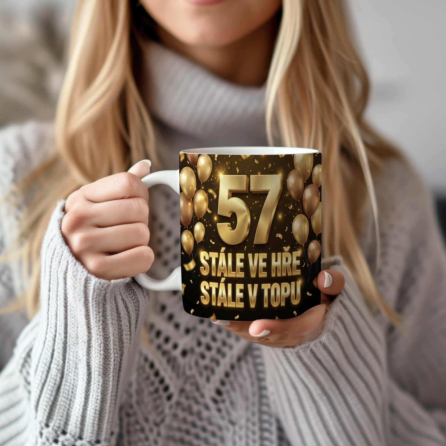 Narozeninový hrnek 57 let – STÁLE VE HŘE, STÁLE V TOPU