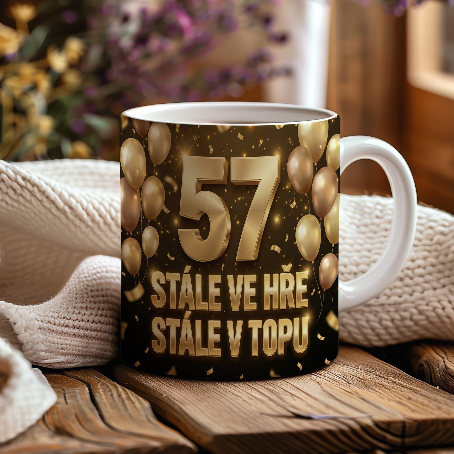 Narozeninový hrnek 57 let – STÁLE VE HŘE, STÁLE V TOPU