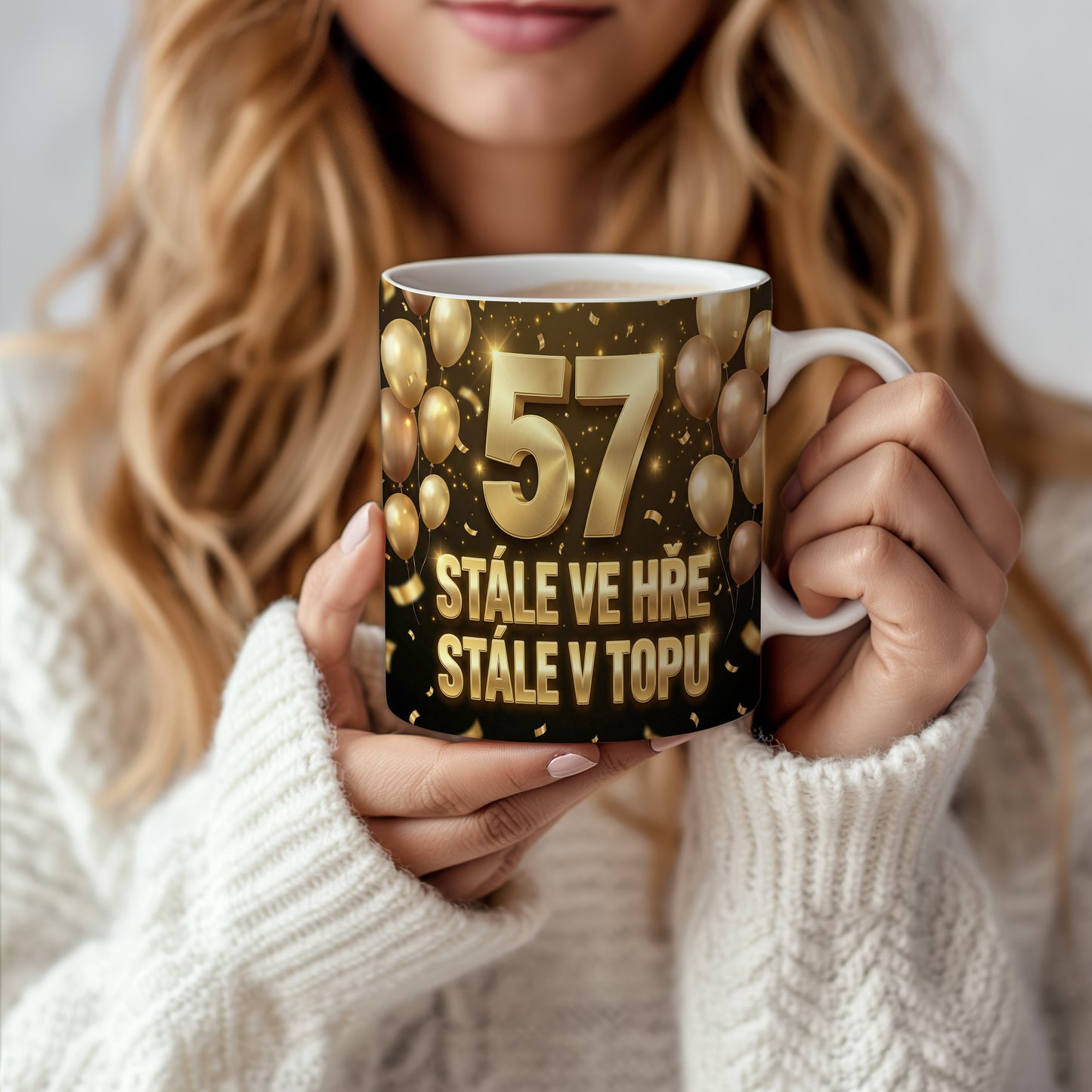 Narozeninový hrnek 57 let – STÁLE VE HŘE, STÁLE V TOPU