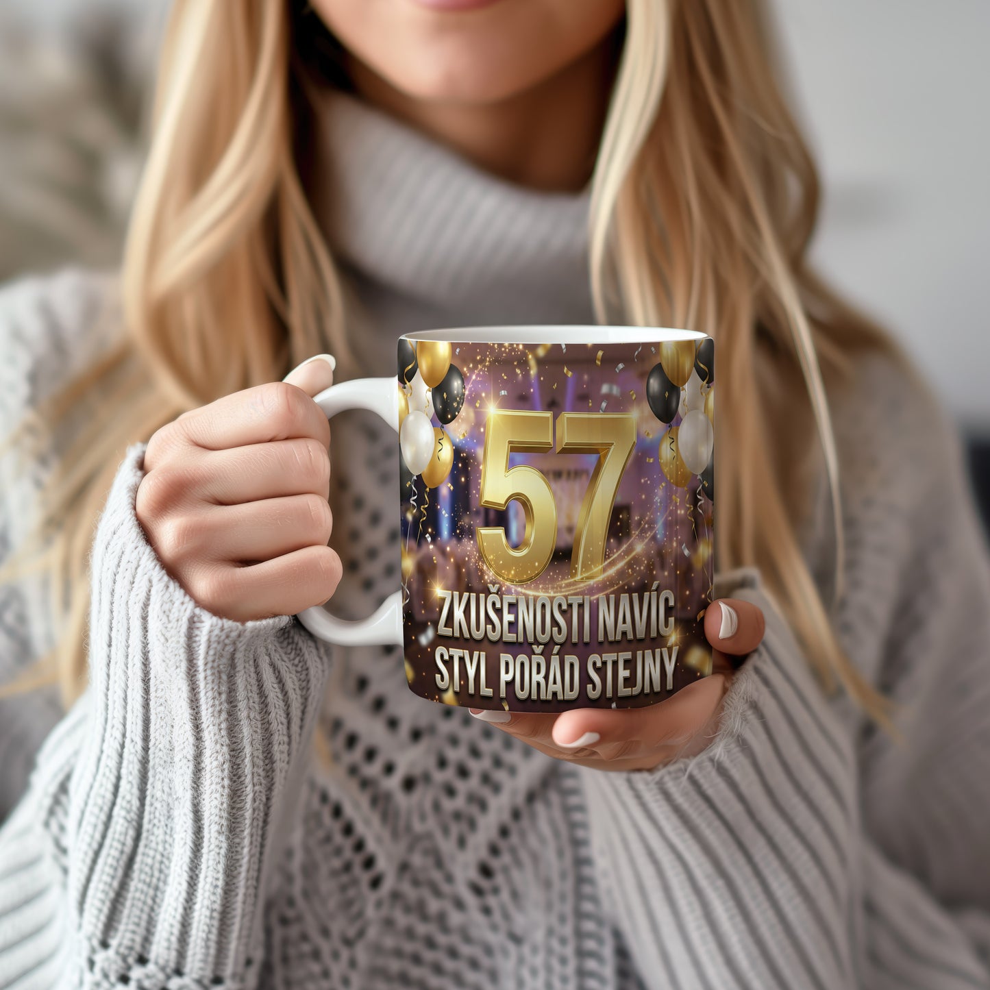 Narozeninový hrnek 57 let – ZKUŠENOSTI NAVÍC, STYL POŘÁD STEJNÝ