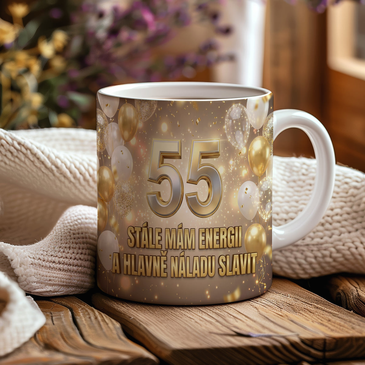 Narozeninový hrnek 55 let – STÁLE MÁM ENERGII A HLAVNĚ NÁLADU SLAVIT
