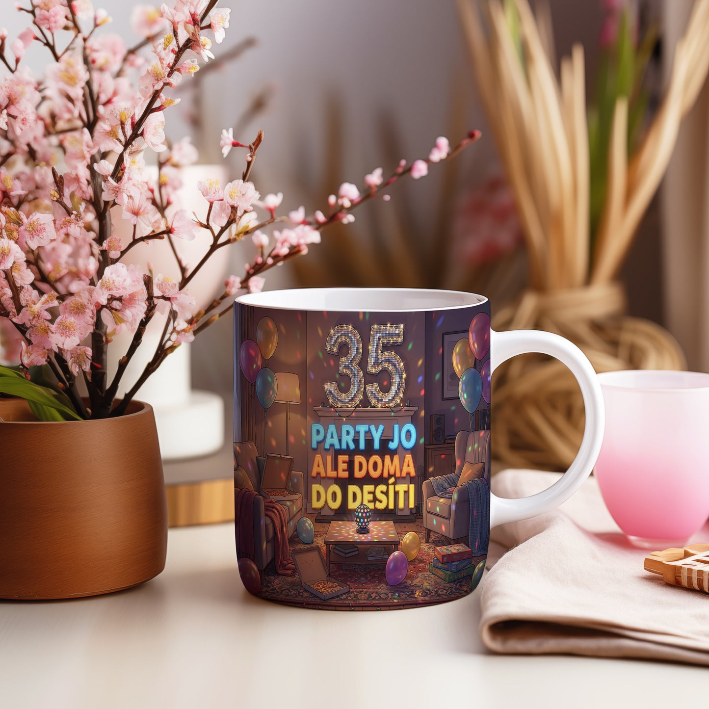 Narozeninový hrnek 35 let – PARTY JO ALE DOMA DO DESÍTI