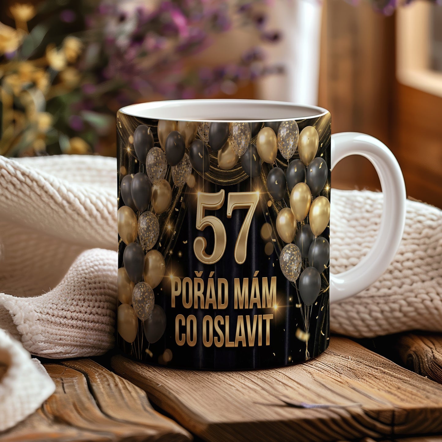 Narozeninový hrnek 57 let – POŘÁD MÁM CO OSLAVIT