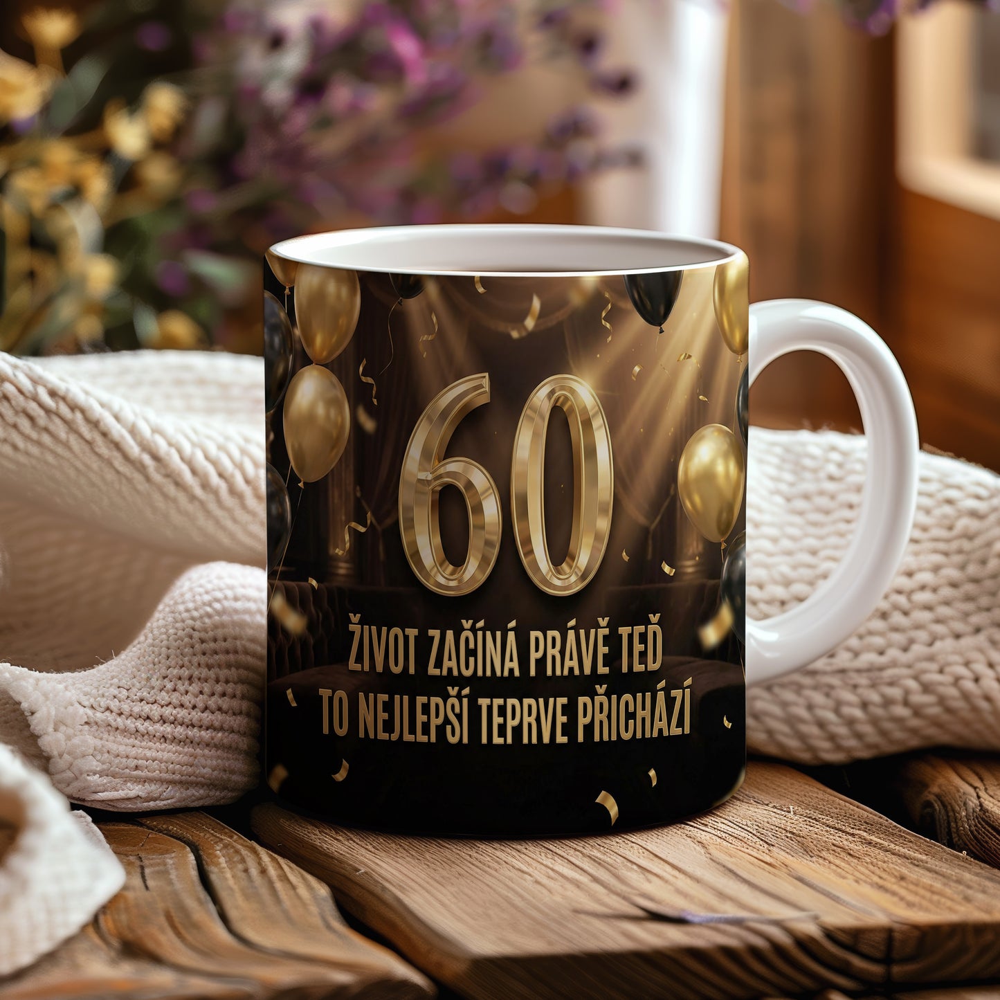 Narozeninový hrnek 60 let – ŽIVOT ZAČÍNÁ PRÁVĚ TEĎ TO NEJLEPŠÍ TEPRVE PŘICHÁZÍ