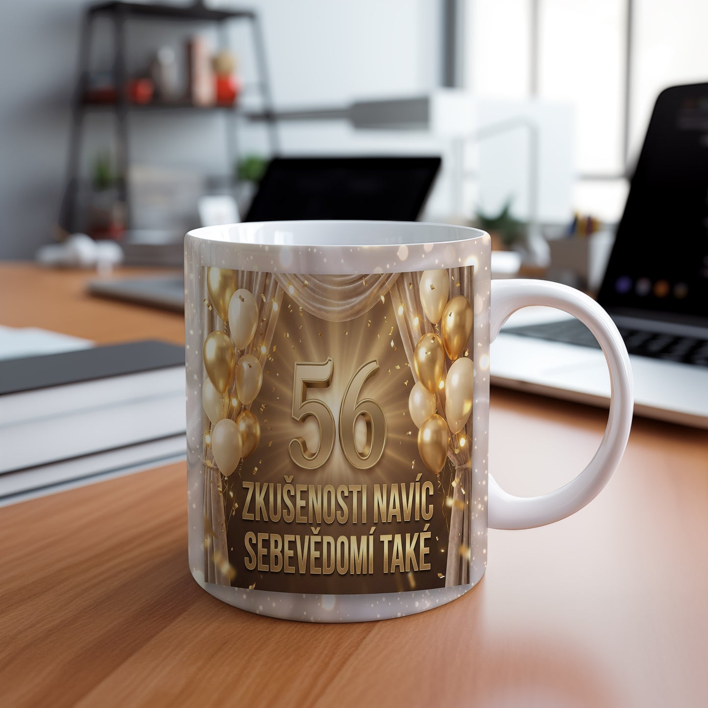 Narozeninový hrnek 56 let – ZKUŠENOSTI NAVÍC SEBEVĚDOMÍ TAKÉ
