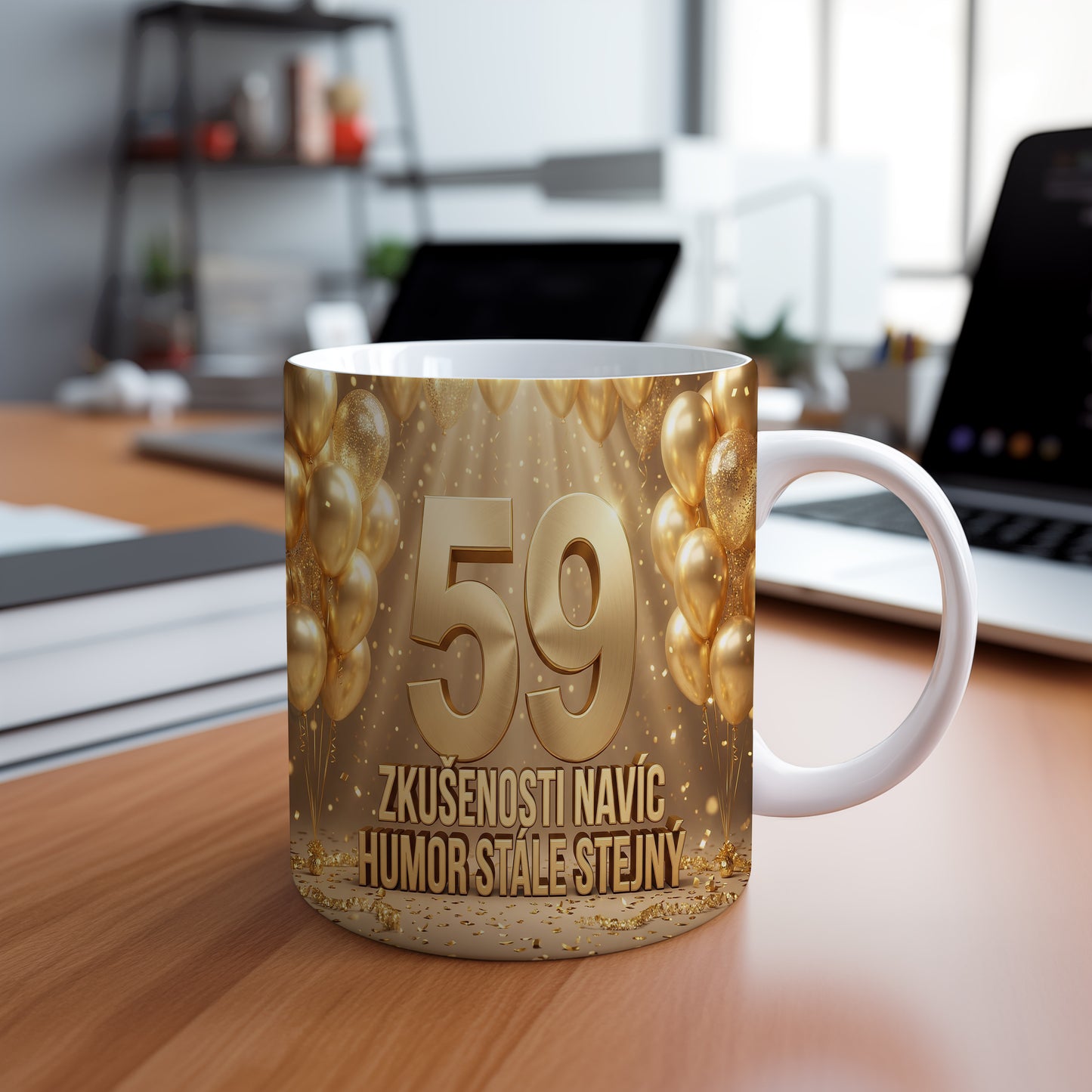 Narozeninový hrnek 59 let – ZKUŠENOSTI NAVÍC HUMOR STÁLE STEJNÝ