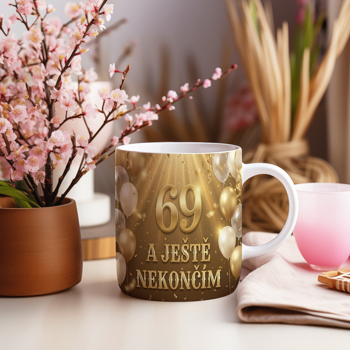 Narozeninový hrnek 69 let – A JEŠTĚ NEKONČÍM