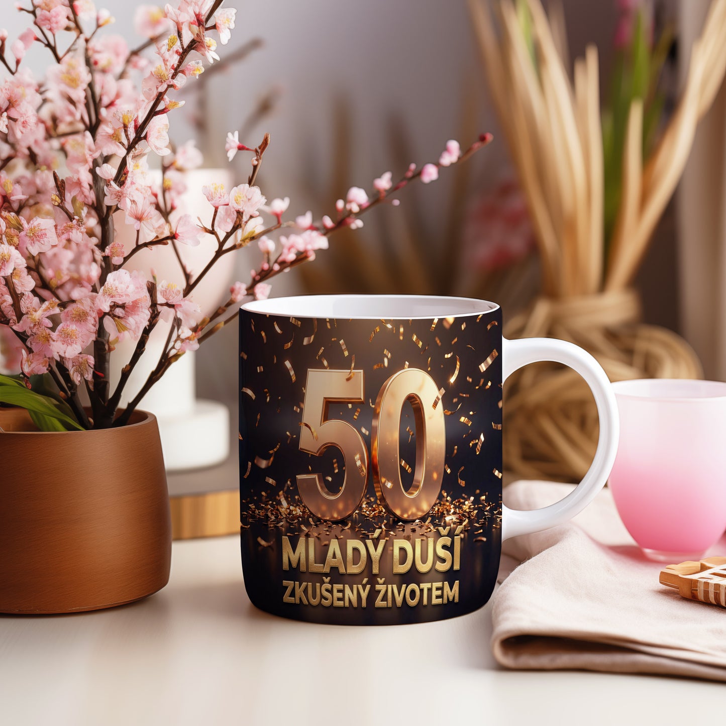 Narozeninový hrnek 50 let – MLADÝ DUŠÍ ZKUŠENÝ ŽIVOTEM