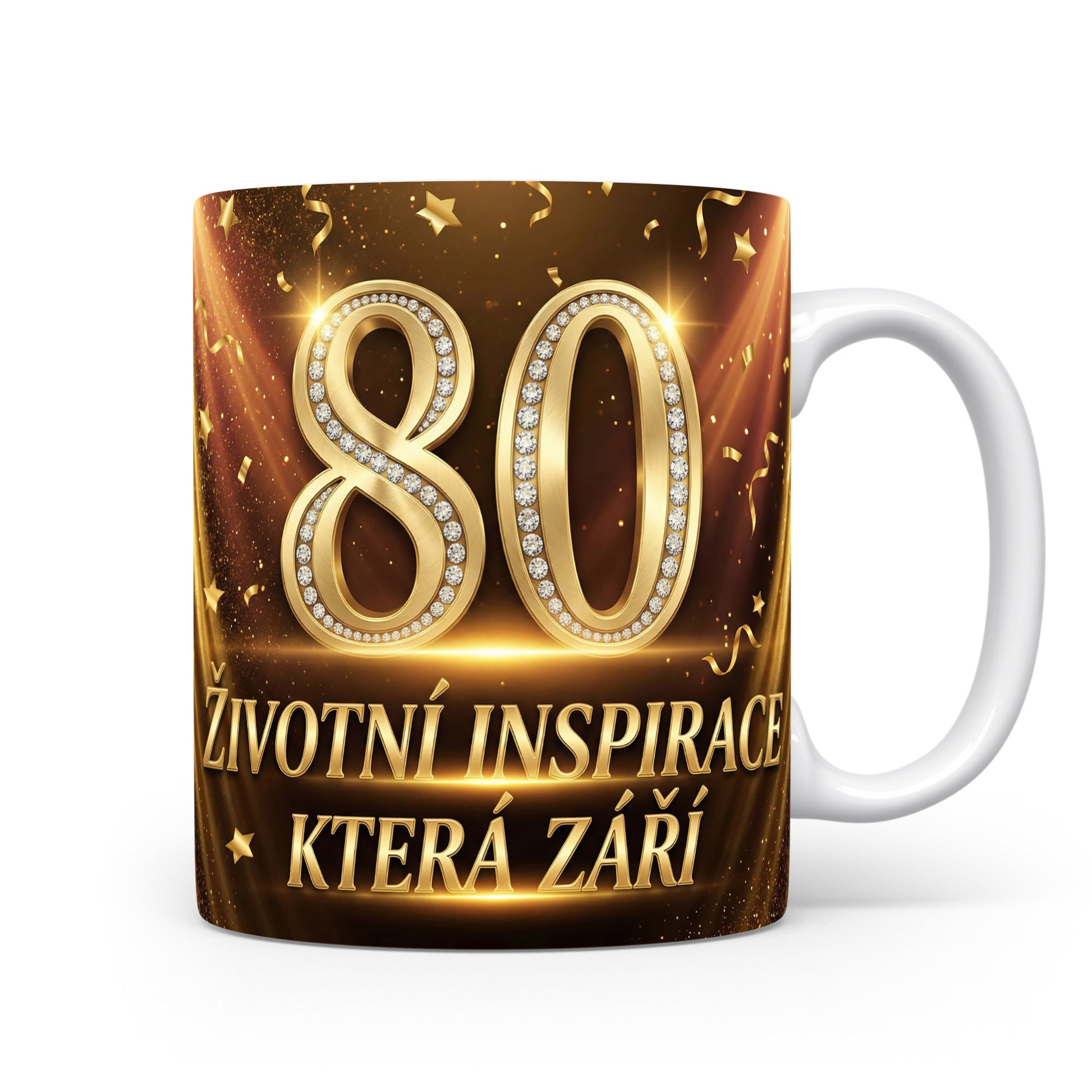 Hnědý hrnek s číslem 80 a sloganem.