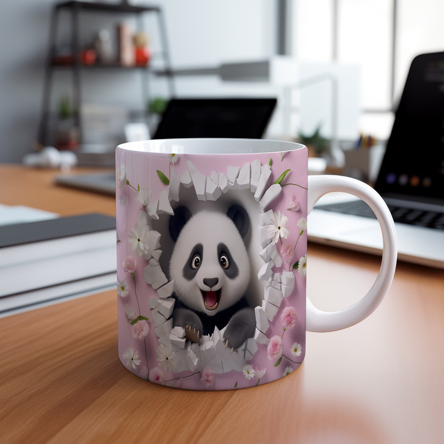 Hrnek s veselým pandím motivem