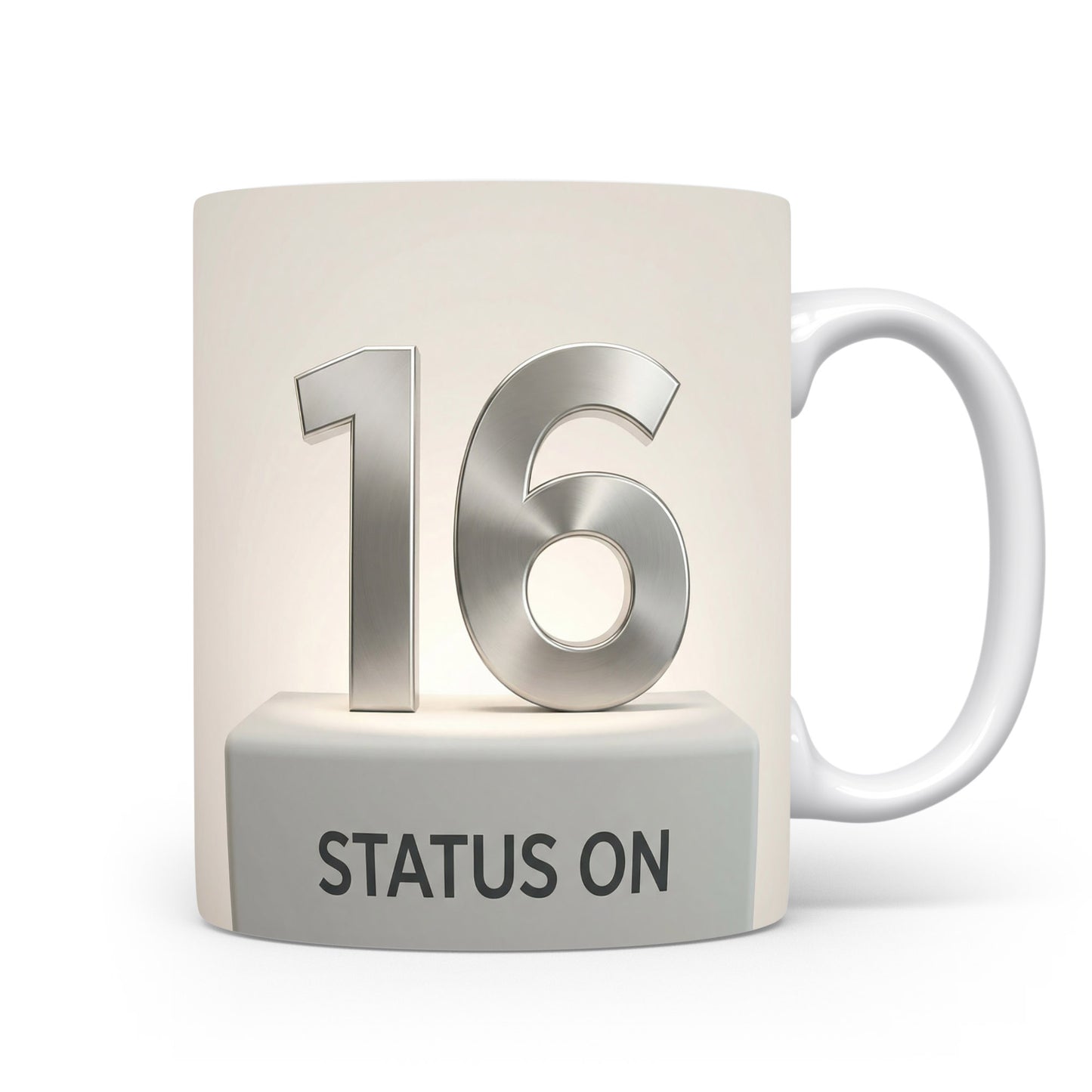 Hrnček s číslem 16 a nápisem STATUS ON