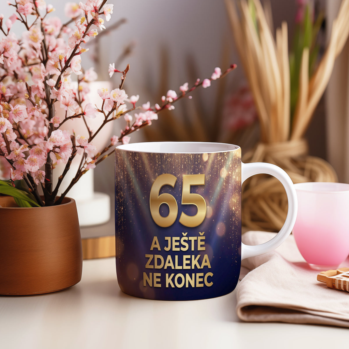 Narozeninový hrnek 65 let – A JEŠTĚ ZDALEKA NE KONEC