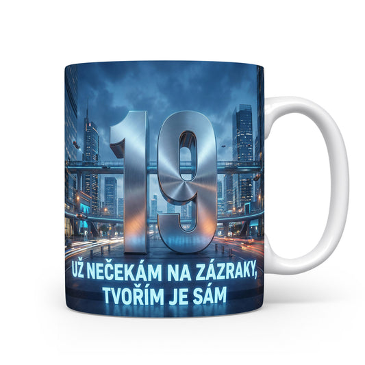Hrnček s číslem 19 a motivačním sloganem