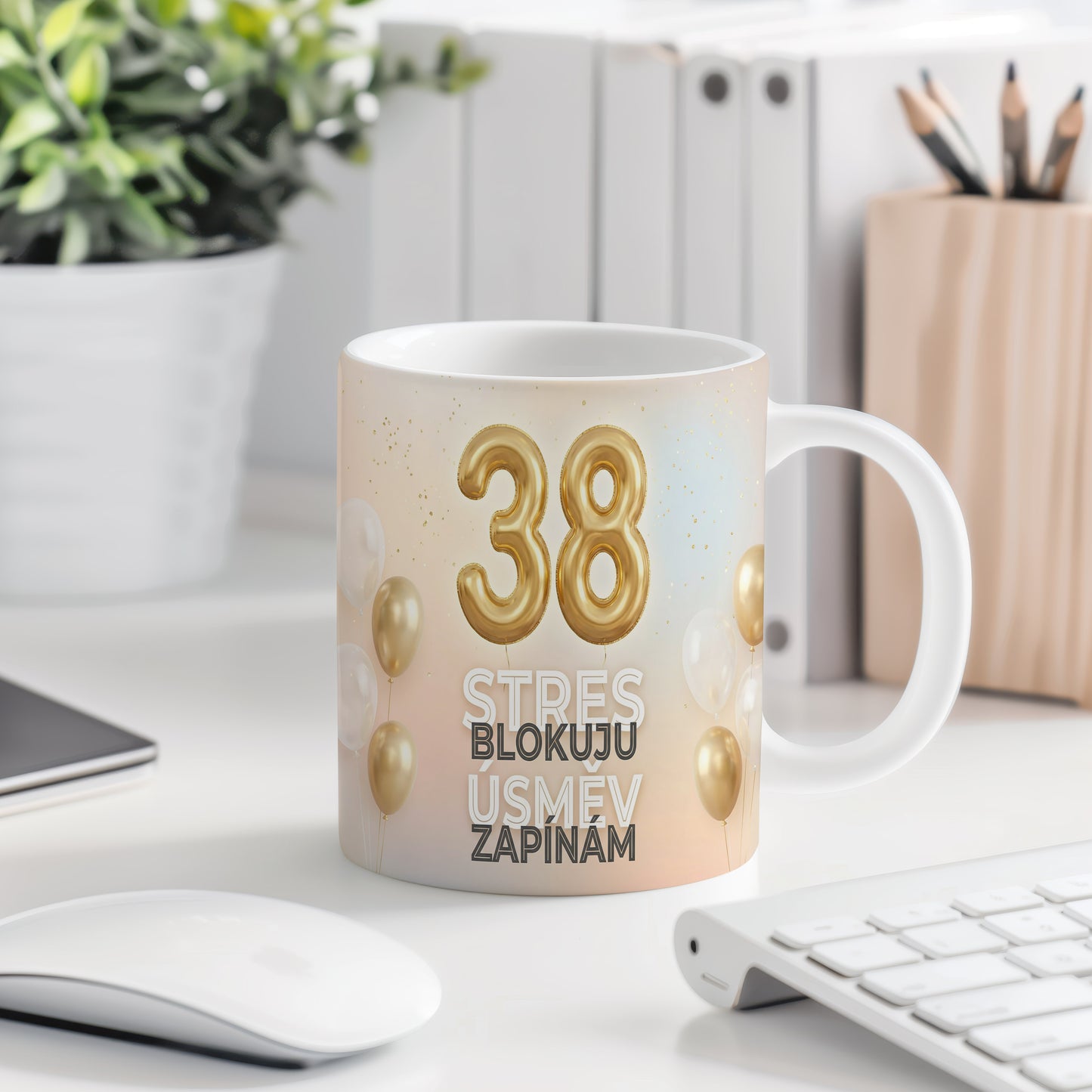 Narozeninový hrnek 38 let – STRES BLOKUJU, USMĚV ZAPÍNÁM