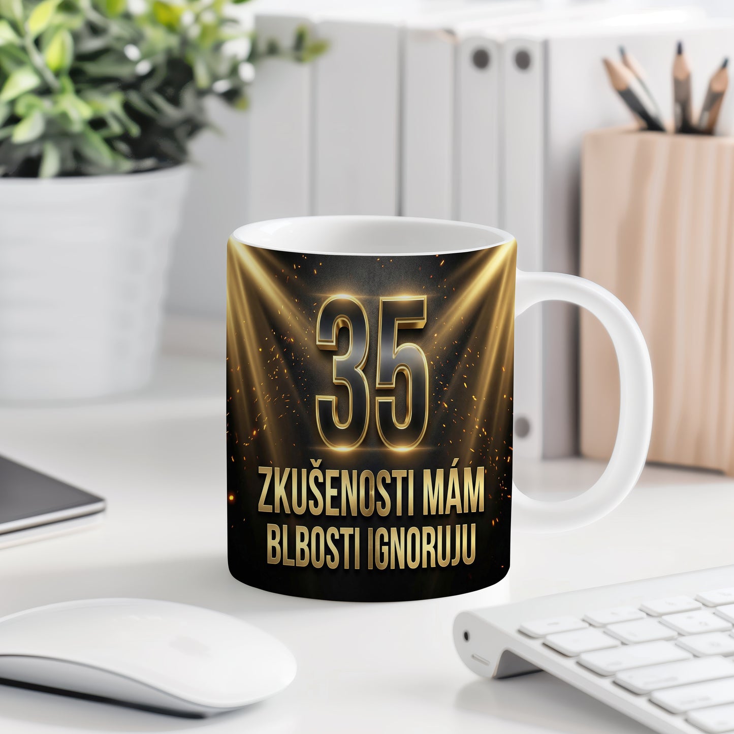 Narozeninový hrnek 35 let – ZKUŠENOSTI MÁM, BLBOSTI IGNORUJU