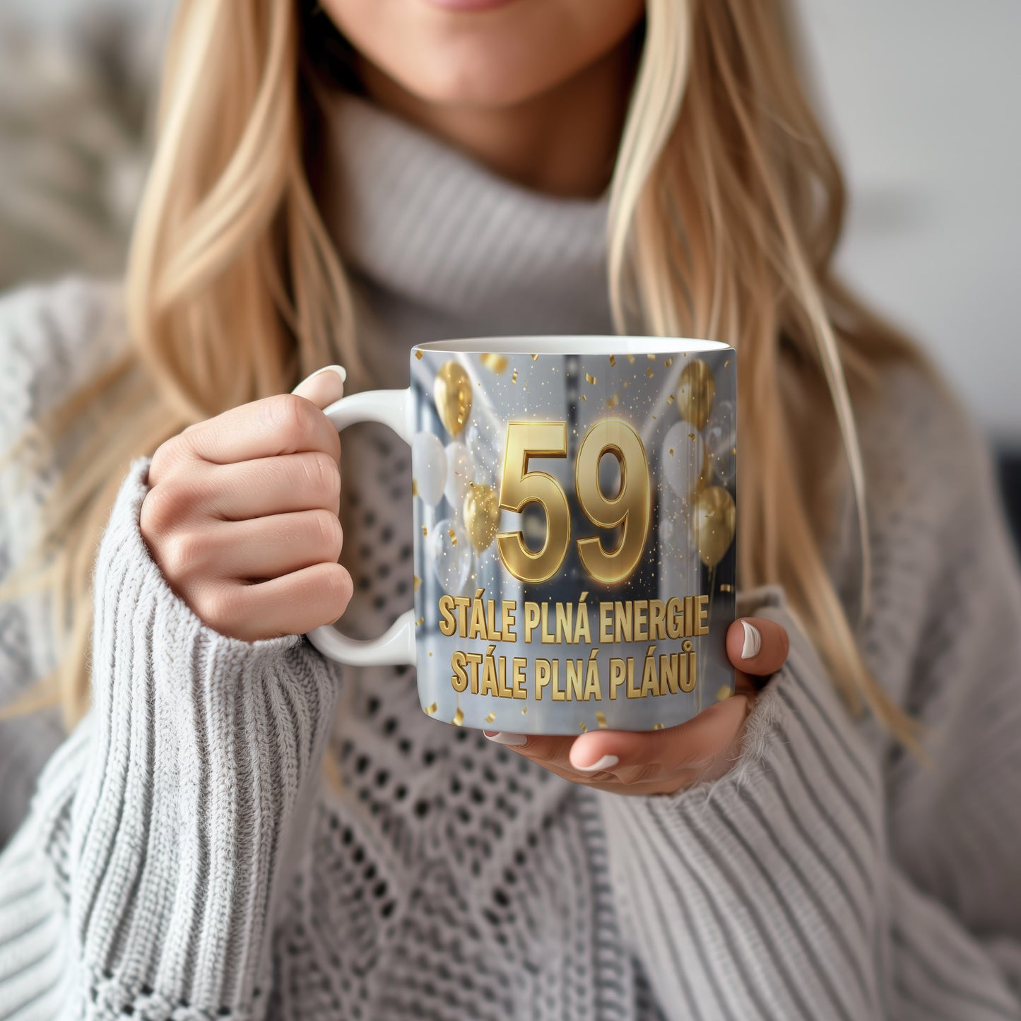 Narozeninový hrnek 59 let – STÁLE PLNÁ ENERGIE STÁLE PLNÁ PLÁNŮ