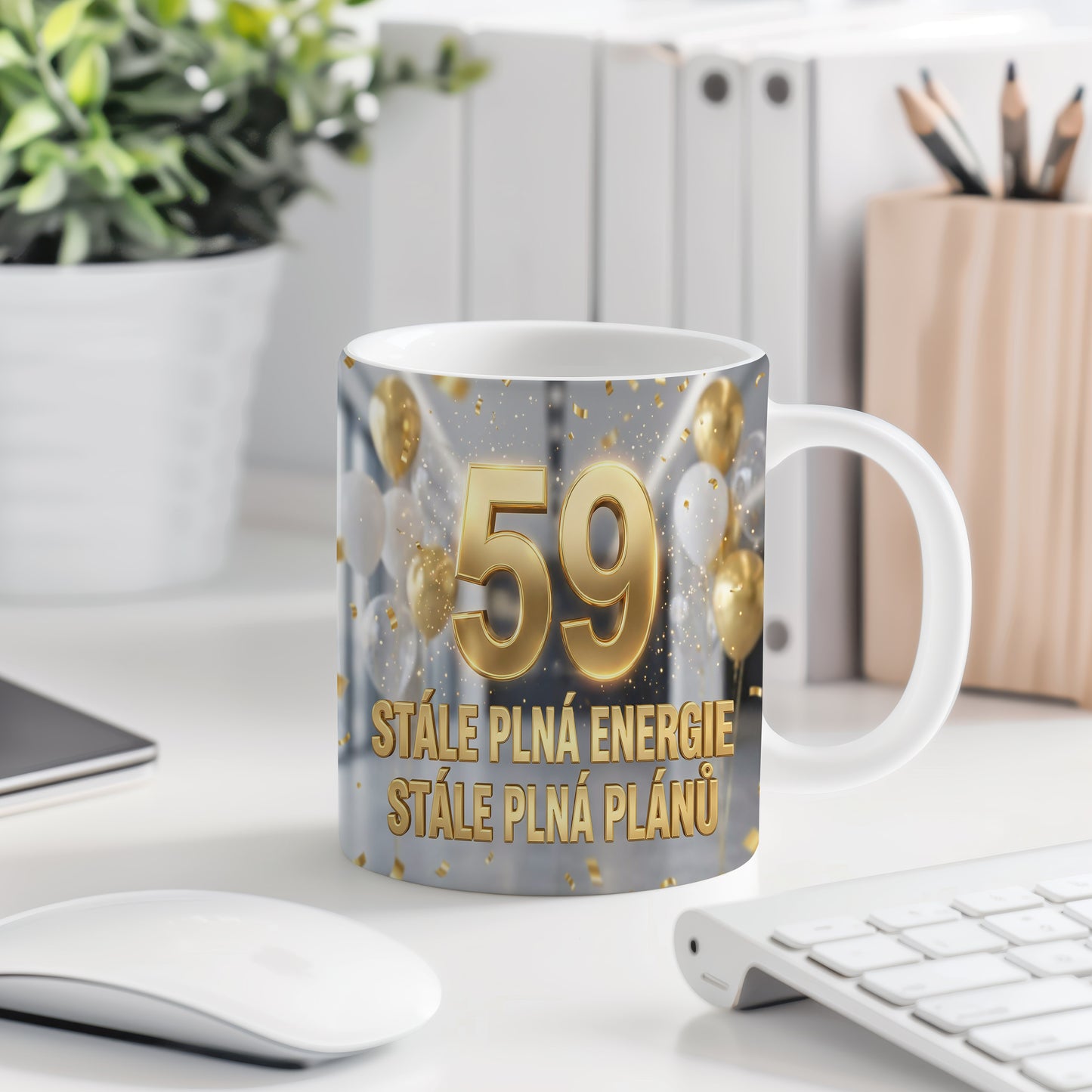Narozeninový hrnek 59 let – STÁLE PLNÁ ENERGIE STÁLE PLNÁ PLÁNŮ
