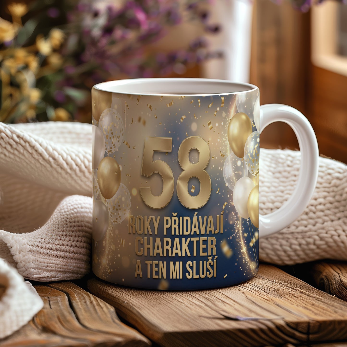Narozeninový hrnek 58 let – ROKY PŘIDÁVAJÍ CHARAKTER A TEN MI SLUŠÍ