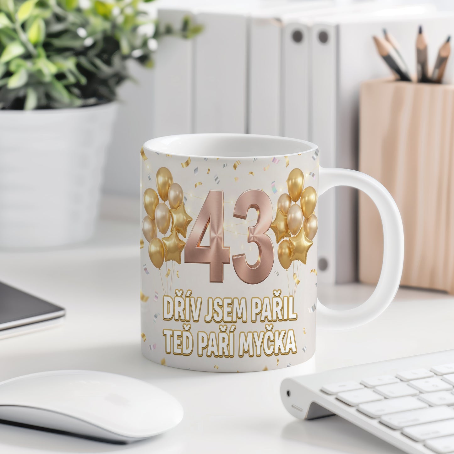 Narozeninový hrnek 43 let – DŘÍV JSEM PAŘIL TEĎ PAŘÍ MYČKA