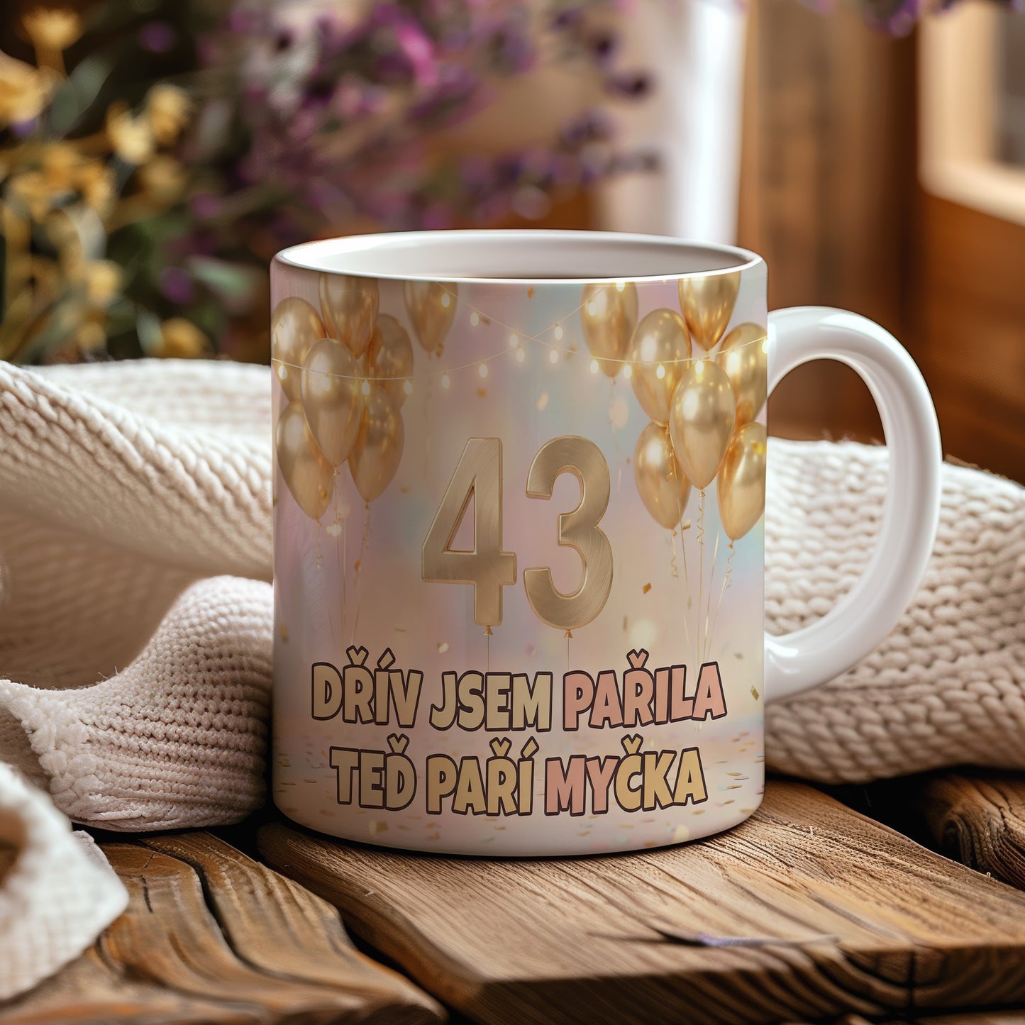 Narozeninový hrnek 43 let – DŘÍV JSEM PAŘILA, TEĎ PAŘÍ MYČKA