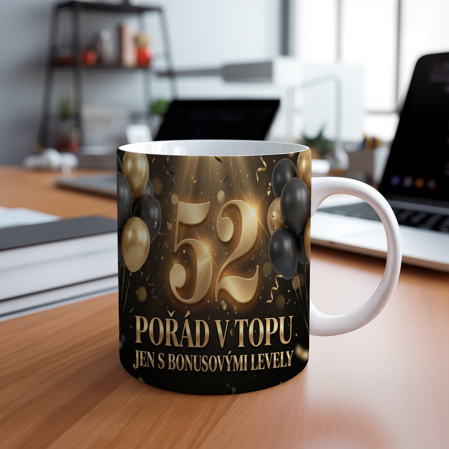 Narozeninový hrnek 52 let – POŘÁD V TOPU, JEN S BONUSOVÝMI LEVELY