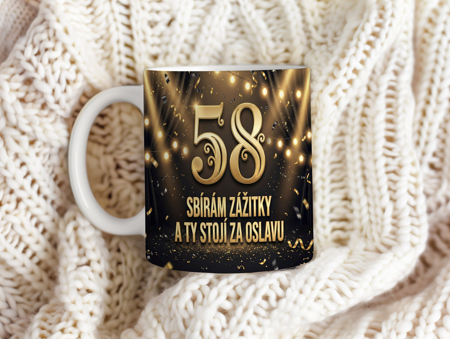 Narozeninový hrnek 58 let – SBÍRÁM ZÁŽITKY A TY STOJÍ ZA OSLAVU