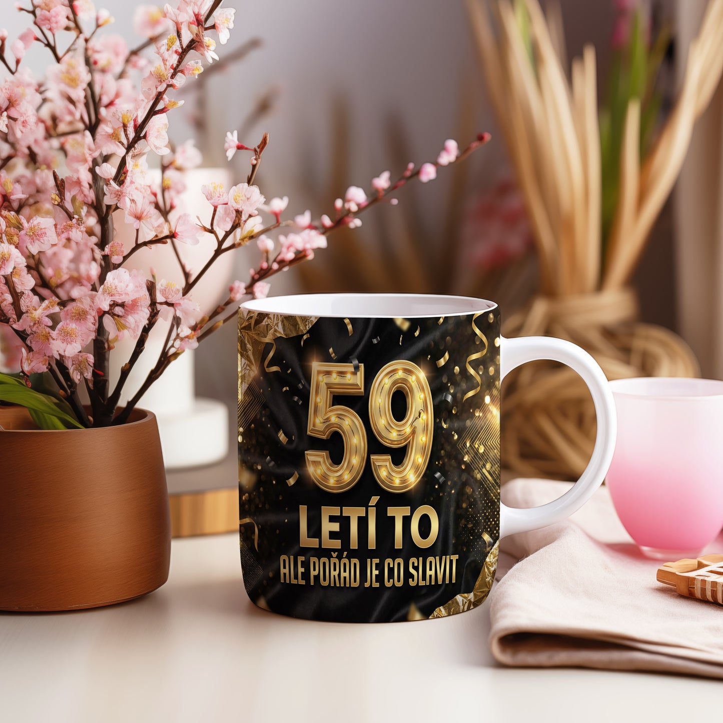 Narozeninový hrnek 59 let – LETÍ TO ALE POŘÁD JE CO SLAVIT