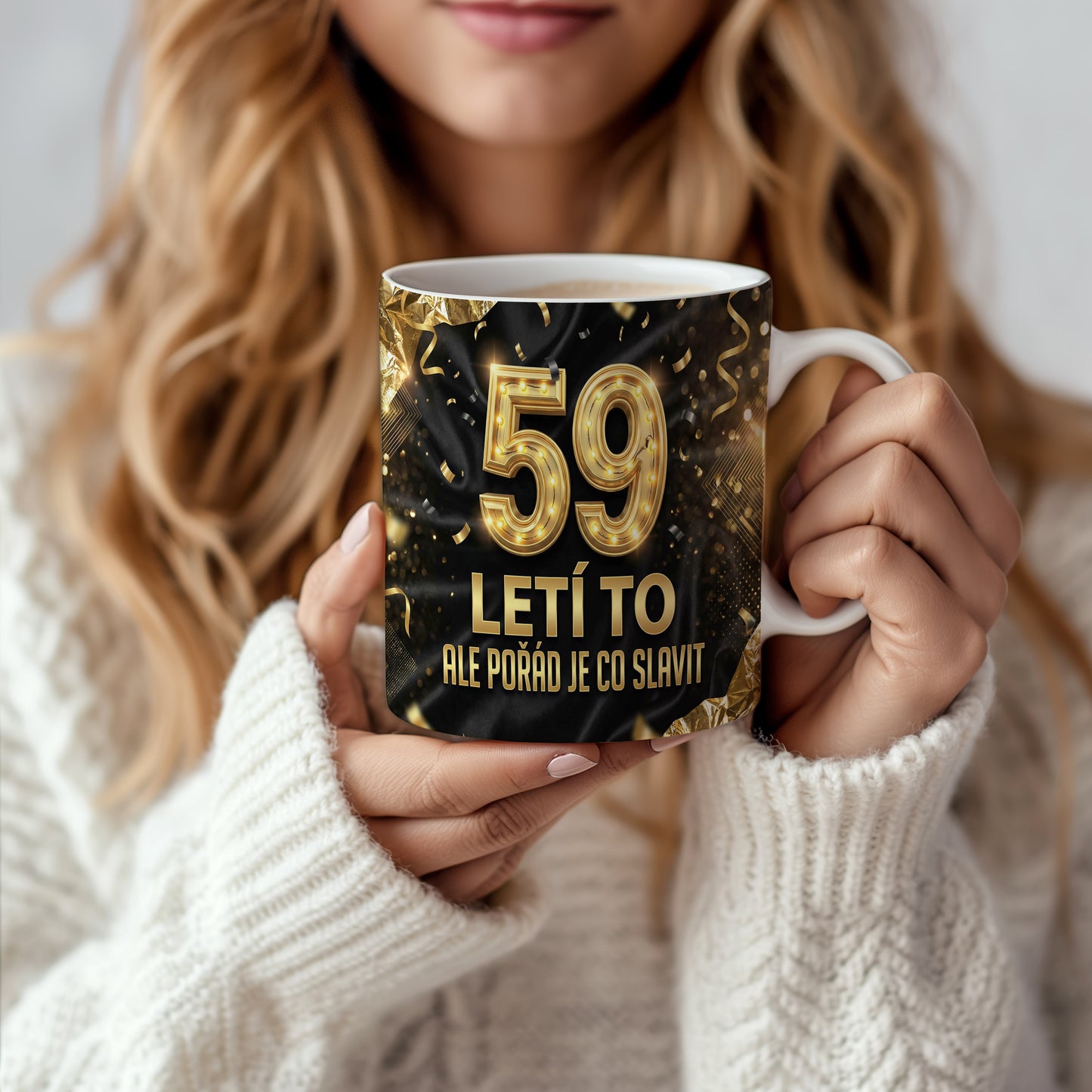 Narozeninový hrnek 59 let – LETÍ TO ALE POŘÁD JE CO SLAVIT