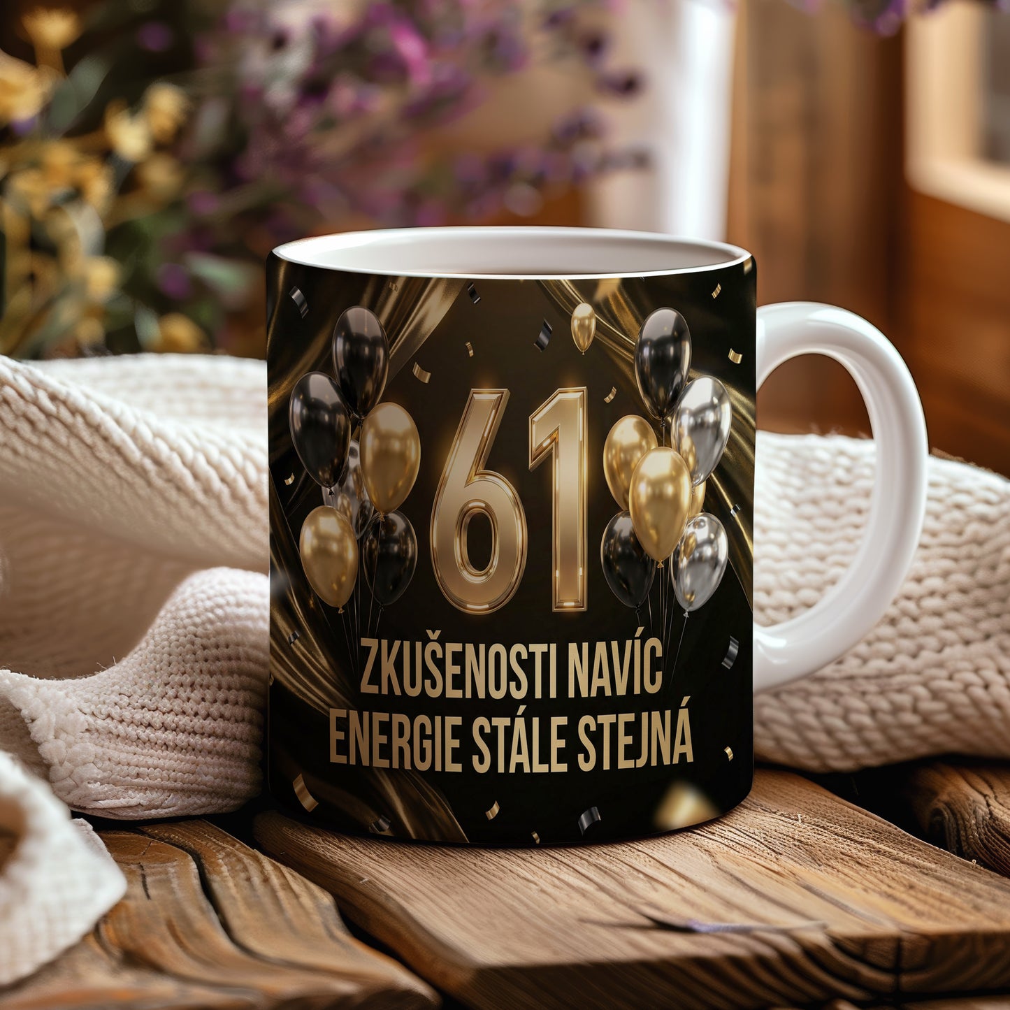 Narozeninový hrnek 61 let – ZKUŠENOSTI NAVÍC, ENERGIE STÁLE STEJNÁ