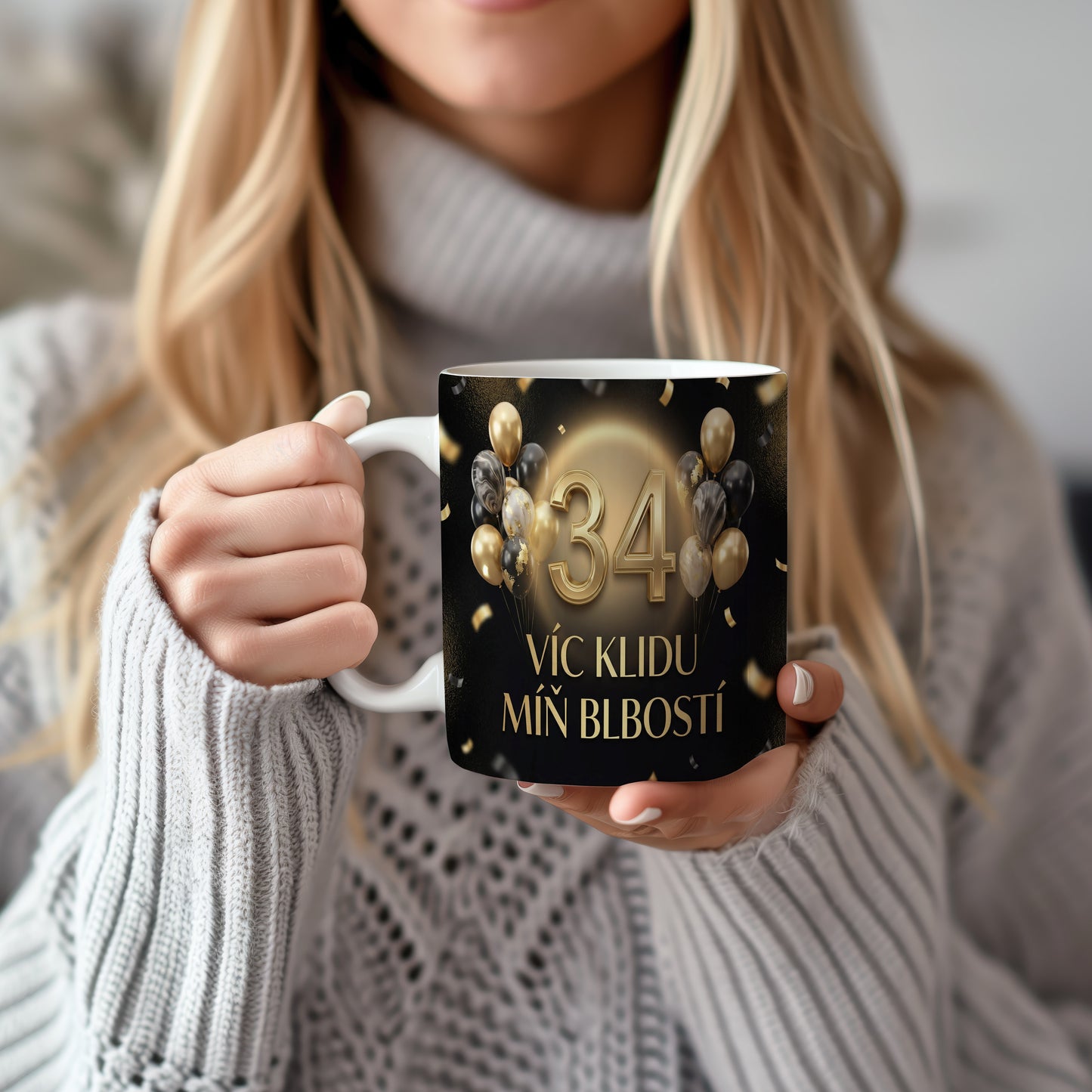 Narozeninový hrnek 34 let – VÍC KLIDU MÍŇ BLBOSTÍ