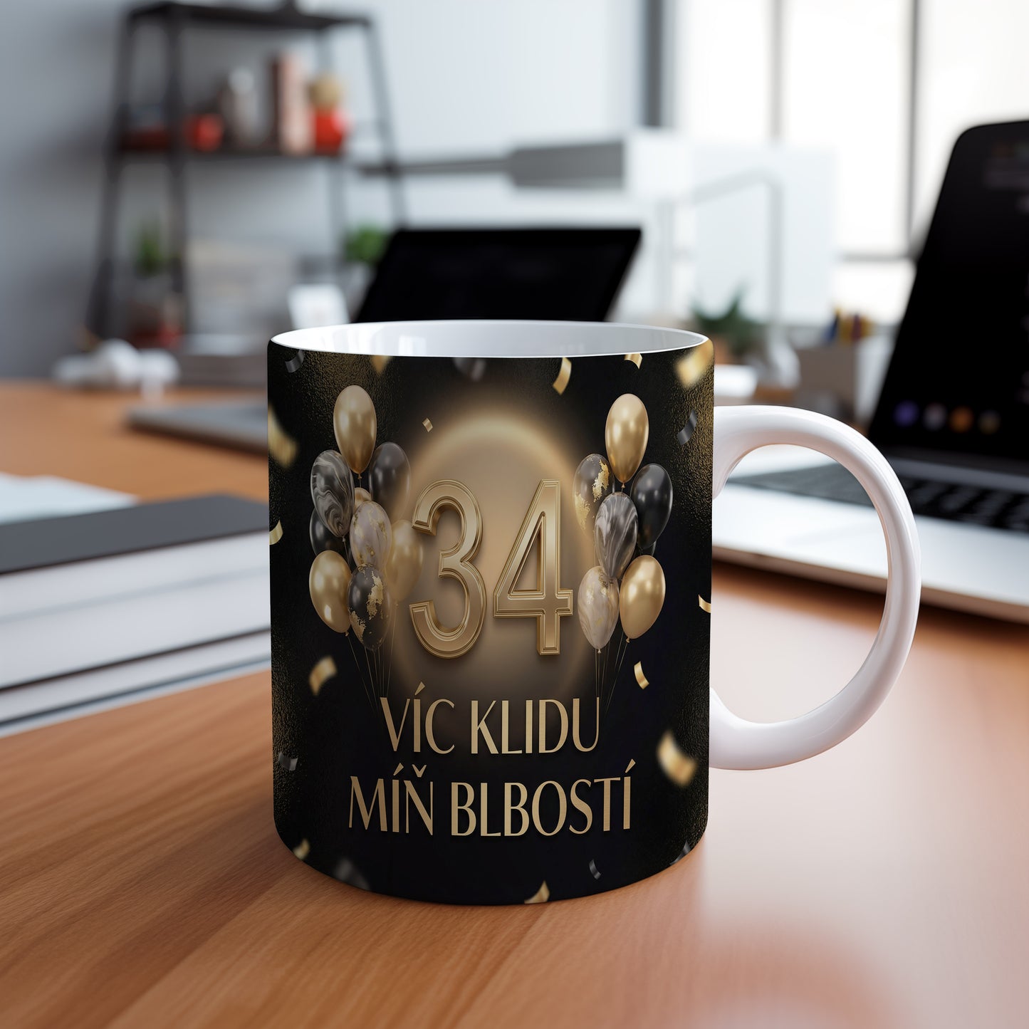 Narozeninový hrnek 34 let – VÍC KLIDU MÍŇ BLBOSTÍ