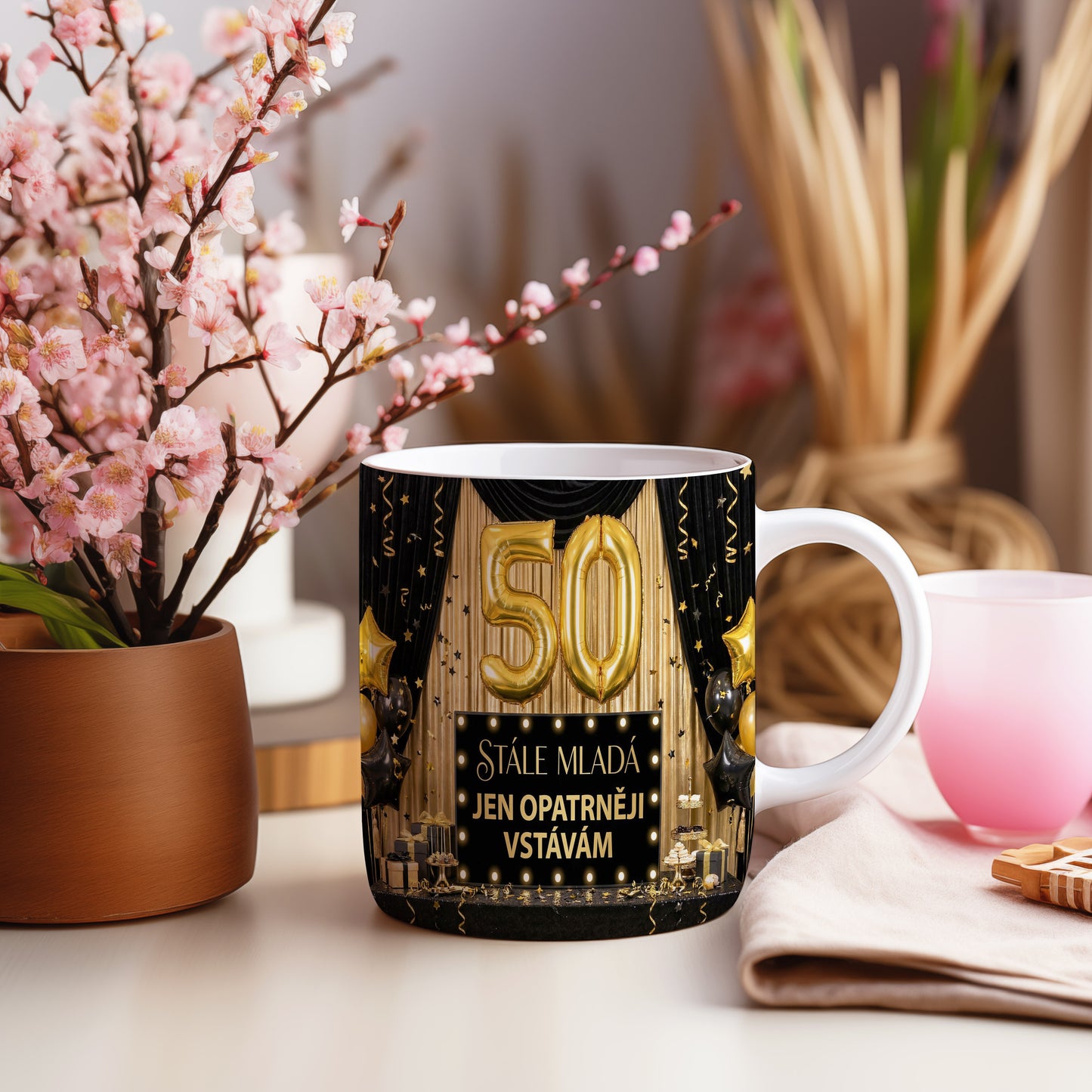 Narozeninový hrnek 50 let – STÁLE MLADÁ JEN OPATRNĚJI VSTÁVÁM