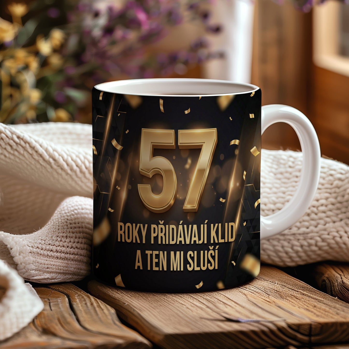 Narozeninový hrnek 57 let – ROKY PŘIDÁVAJÍ KLID A TEN MI SLUŠÍ