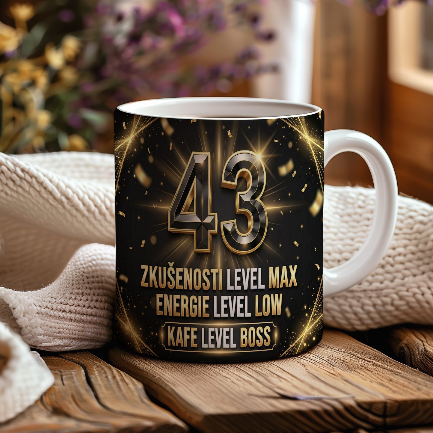 Narozeninový hrnek 43 let – ZKUŠENOSTI LEVEL MAX ENERGIE LEVEL LOW KAFE LEVEL BOSS